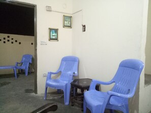 Unclassified image, 2 of 20, button