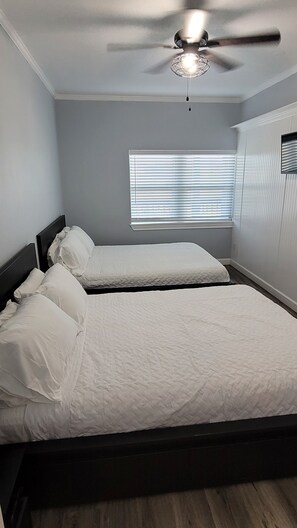 1 habitación, wifi y ropa de cama