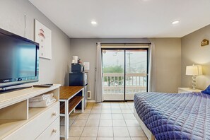 Free Internet, bed sheets