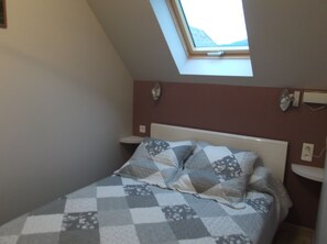 1 bedroom, iron/ironing board