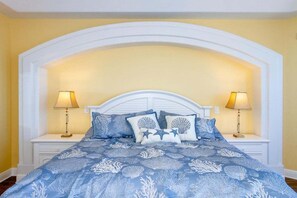 5 bedrooms, desk, iron/ironing board, travel cot
