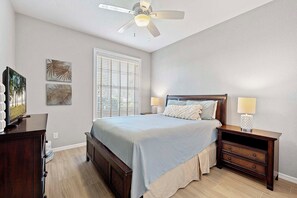 4 bedrooms, desk, iron/ironing board, free WiFi