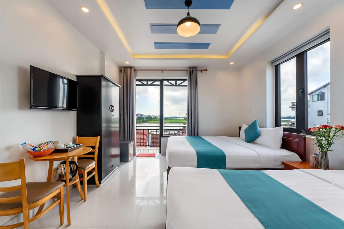 Minibar, desk, soundproofing, free WiFi