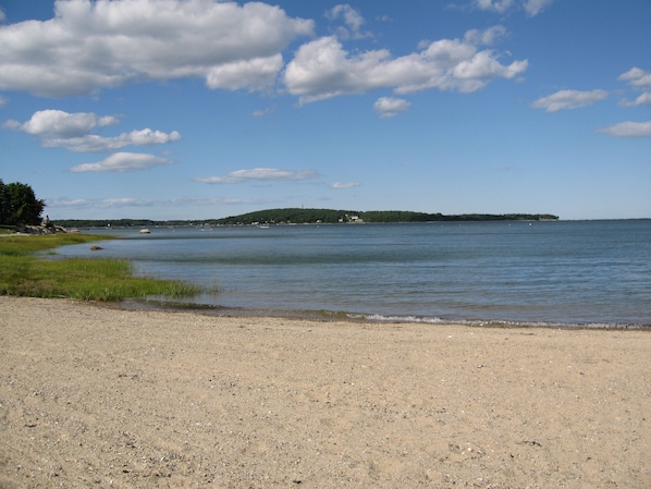 On the beach, sun loungers, beach towels - The Place to Stay and Get Away - Great for Families and Corporate Retreats (Kingston)