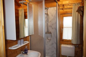 Hårtørrer, håndklæder, Sæbe, Toiletpapir