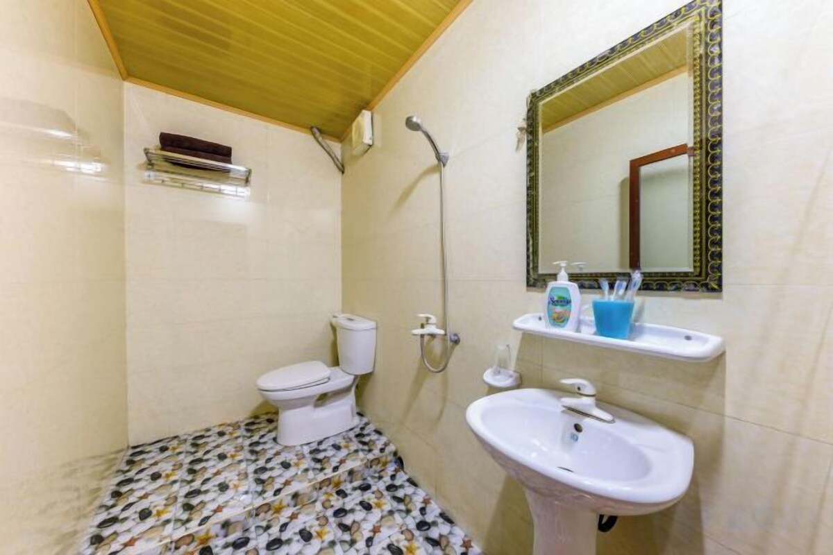 Bathroom | Shower, rainfall showerhead, free toiletries, hair dryer