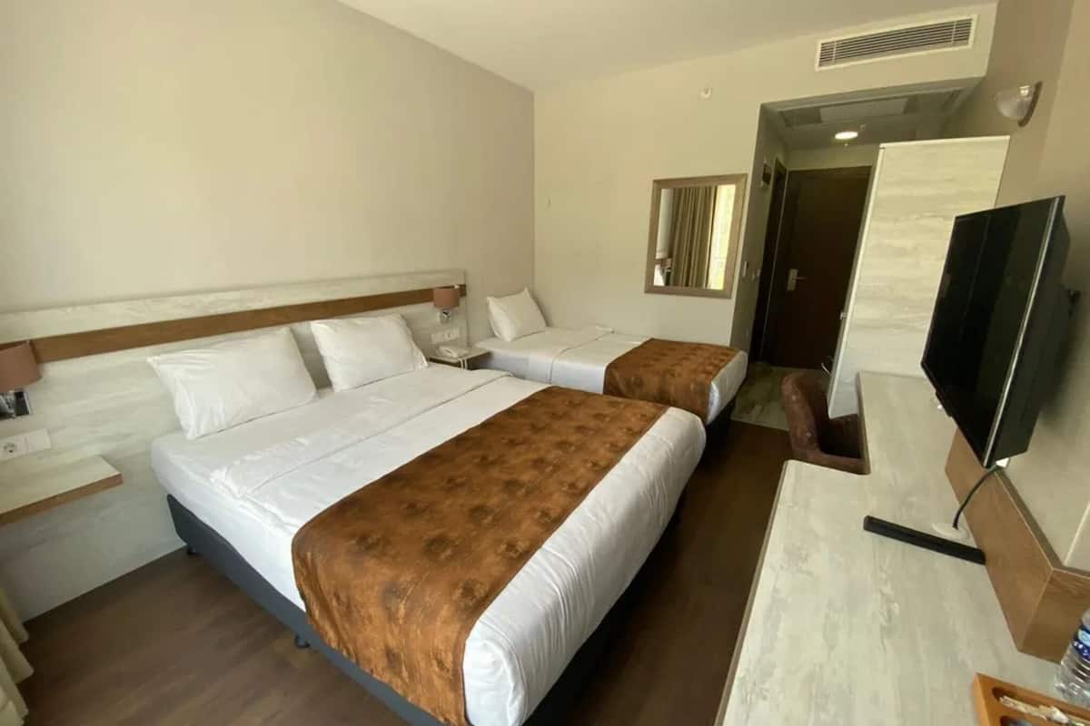 Premium bedding, minibar, in-room safe, desk