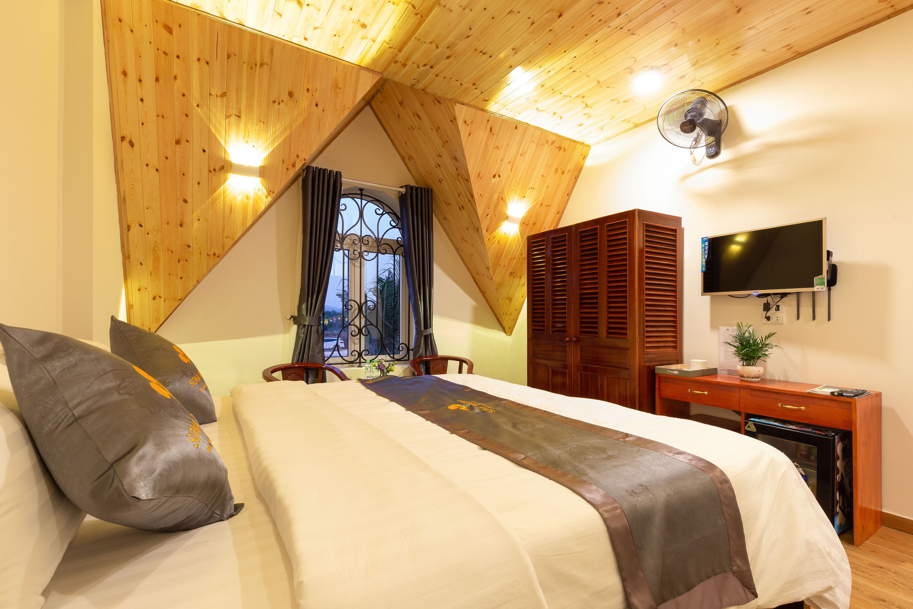 Superior Double Room, Pool View