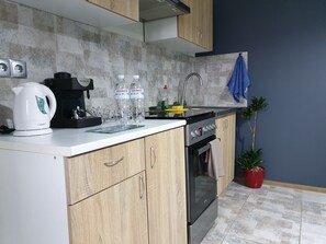 Refrigerador, microondas