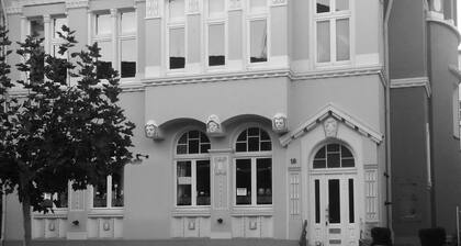 Unique Maisonette Suite for 6 people, Refurbished Historical Villa! Nice Price!!