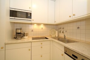 Kühlschrank, Mikrowelle