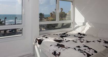 Red Goedon Beach Apartment