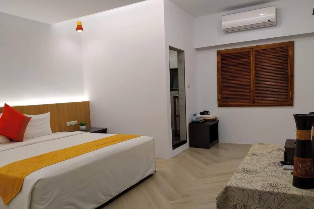Habitación estándar doble | Escritorio, cortinas opacas, wifi gratis y ropa de cama