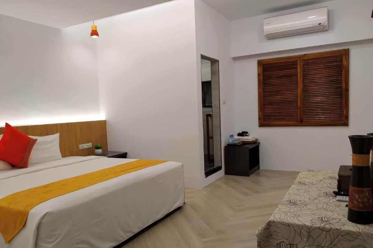 Standard Double Room-201 | 4 bedrooms, desk, blackout drapes, free WiFi