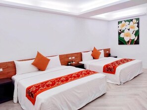 Escritorio, cortinas blackout, wifi gratis y ropa de cama 