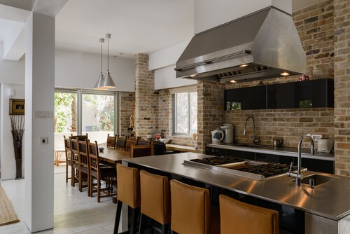 Gold Gordon Beach Apartment