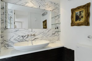 Douche, serviettes fournies