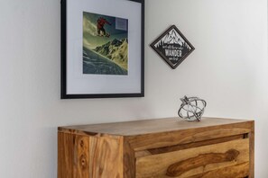 Interior - Spectacular Views, Single Level w/ Huge Deck & BBQ, Pet Friendly, Next to Forest Park Hiking Trails (Portland)