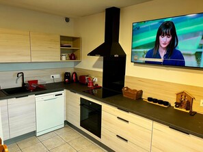 Fridge, microwave, dishwasher