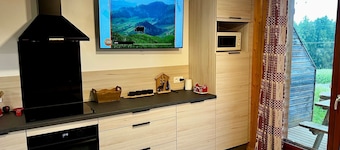 Chalet rénové 6 pers, TV connectée, WiFi, parking, animaux admis