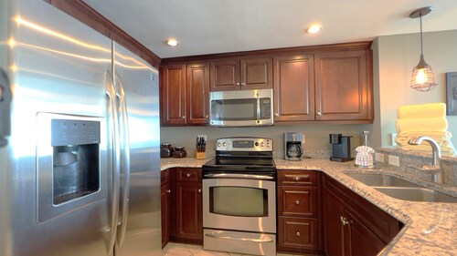 Ylellinen Oceanfront 3 makuuhuoneen 3 kylpyhuoneisto Mar Vista Grandessa North Myrtle Beachillä!