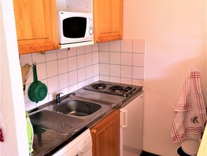 Fridge, microwave, dishwasher