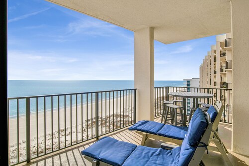 Beachfront 3BR Corner @ Phoenix East II • Sleeps 10 • Stunning Views + Resort Amenities