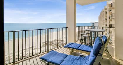 Beachfront 3BR Corner @ Phoenix East II • Sleeps 10 • Stunning Views + Resort Amenities