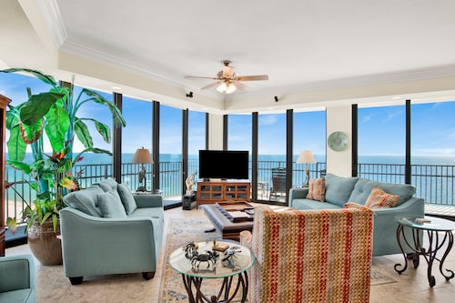 Phoenix IX #1408 - Every Room is a "Room With A View!"