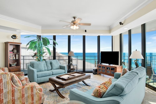 Stunning Beachfront Corner 3BR @ Phoenix IX • Sleeps 10 • Panoramic Views & Pools