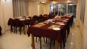 Restaurant - Hotel Juniper (Darjeeling)