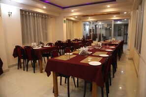 Restaurant - Hotel Juniper (Darjeeling)