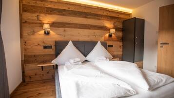 3 Schlafzimmer, Zimmersafe, Bügeleisen/Bügelbrett, Reisekinderbett