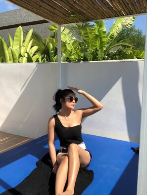 Outdoor pool, free pool cabanas, pool umbrellas - Amadha Pool Villas (Krabi)