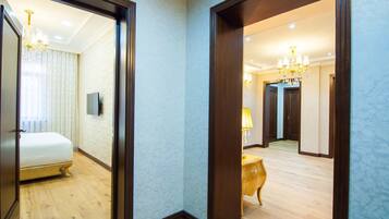 Leilighet, 2 soverom | Sengetøy av topp kvalitet, safe på rommet og individuelt dekorert