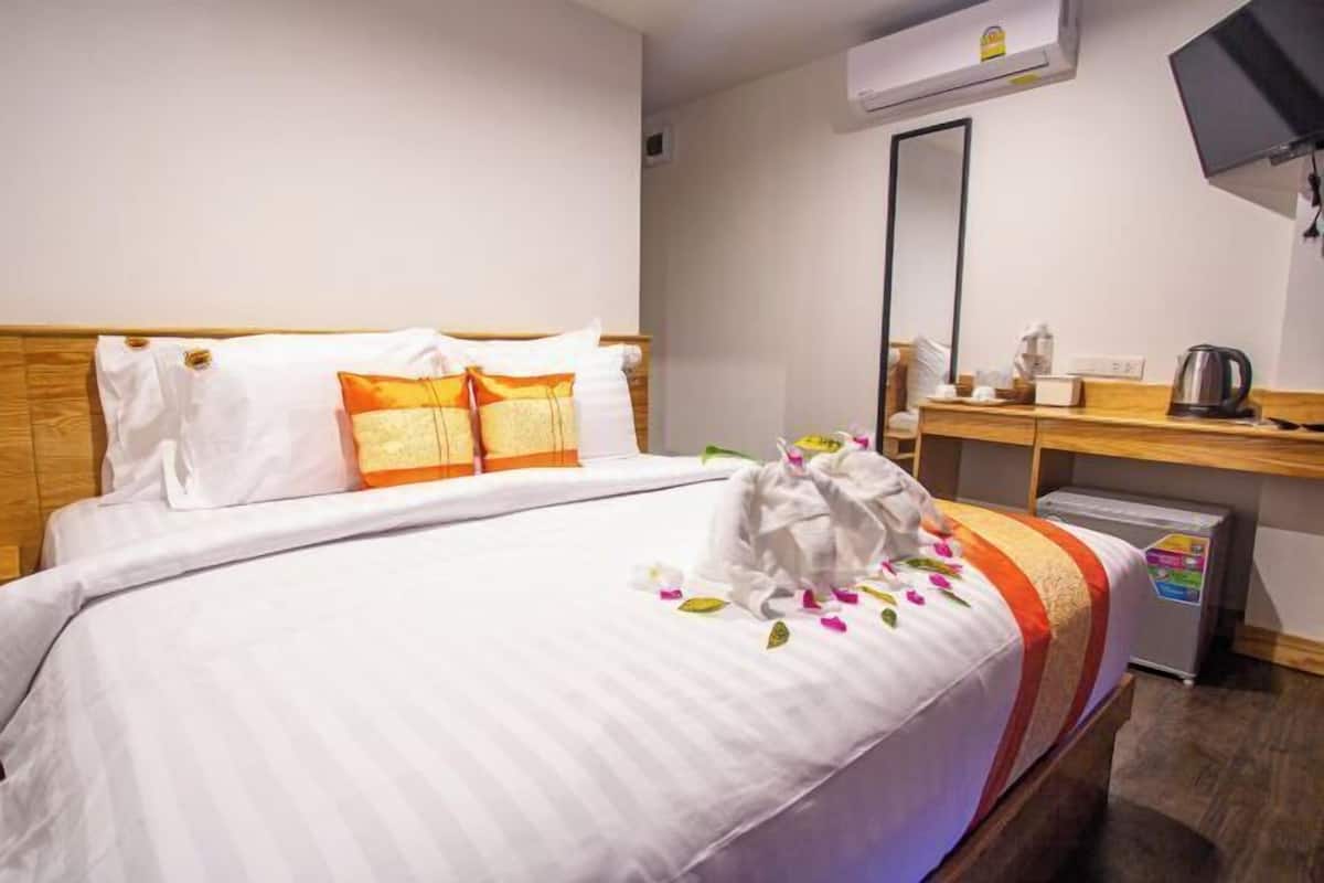 Frigobar, cofres nos quartos, Wi-Fi de cortesia, roupa de cama