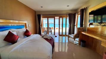 Deluxe Beachfront | 1 ห้องนอน, มินิบาร์, ตู้นิรภัยในห้องพัก, Wi-Fi ฟรี