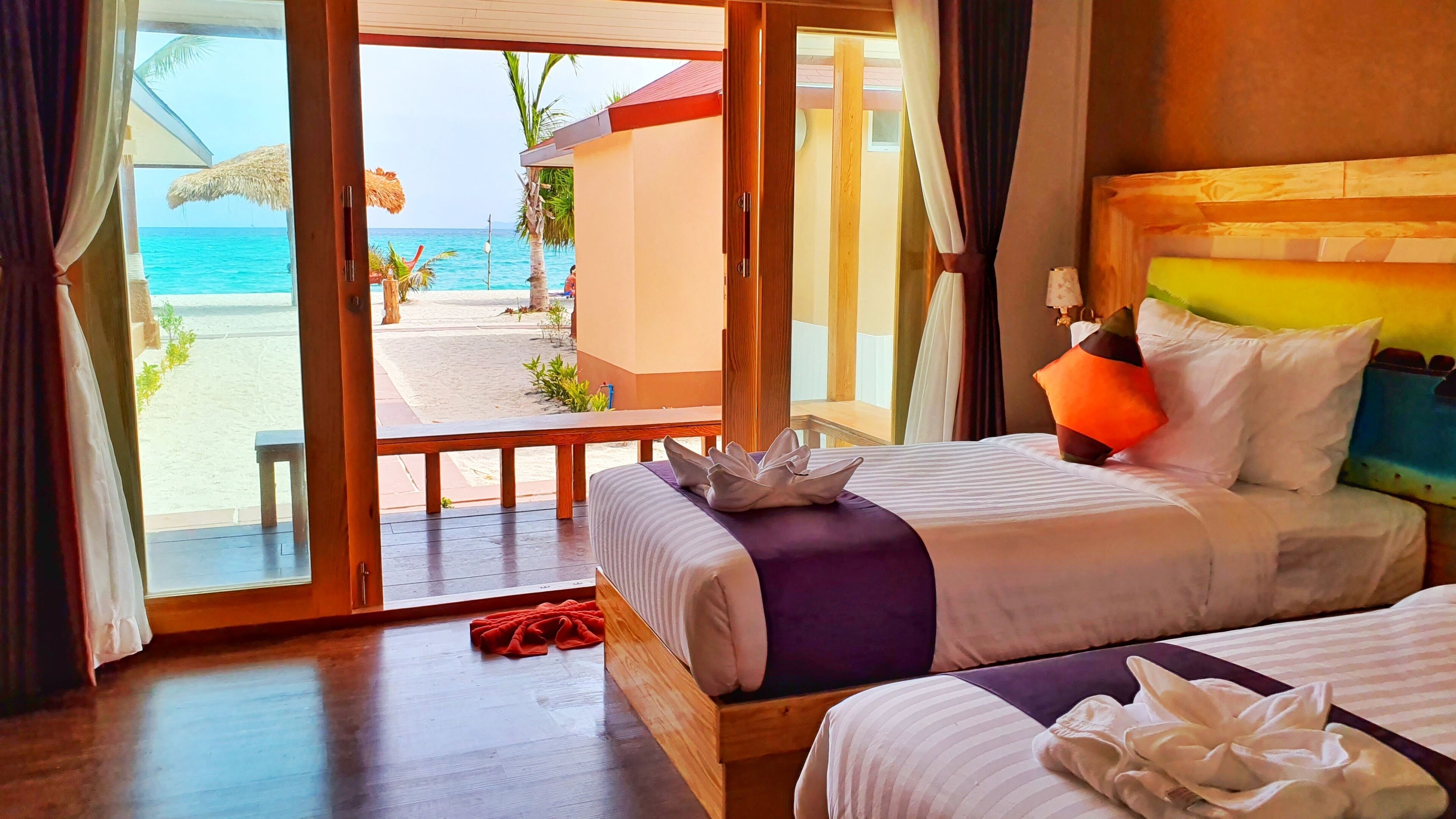 Minibar, in-room safe, free WiFi, bed sheets