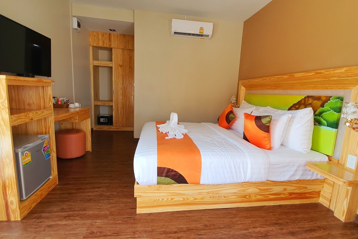 Minibar, coffre-fort, accès au Wi-Fi (inclus), literie fournie