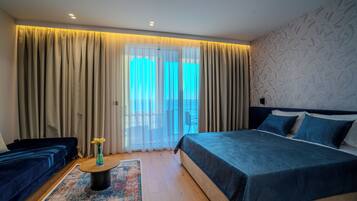 Luxury Suite | Minibar, soundproofing, free WiFi, bed sheets