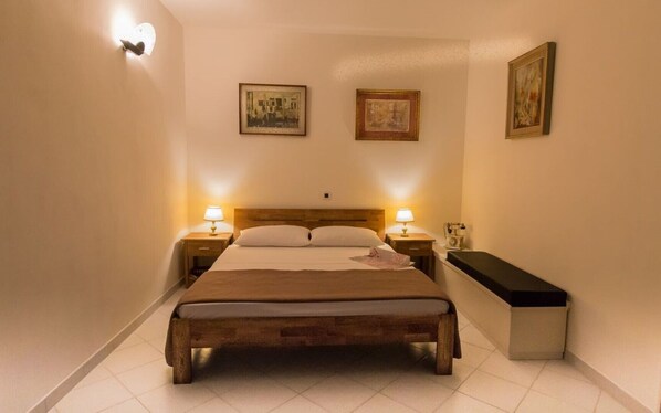 Strykjärn/strykbräda, gratis wi-fi och sängkläder