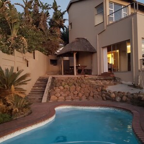 Pool - Guesthouse near the beach, 1 fully equiped unit 3 smaller units with kitchenette (Umdloti Beach)