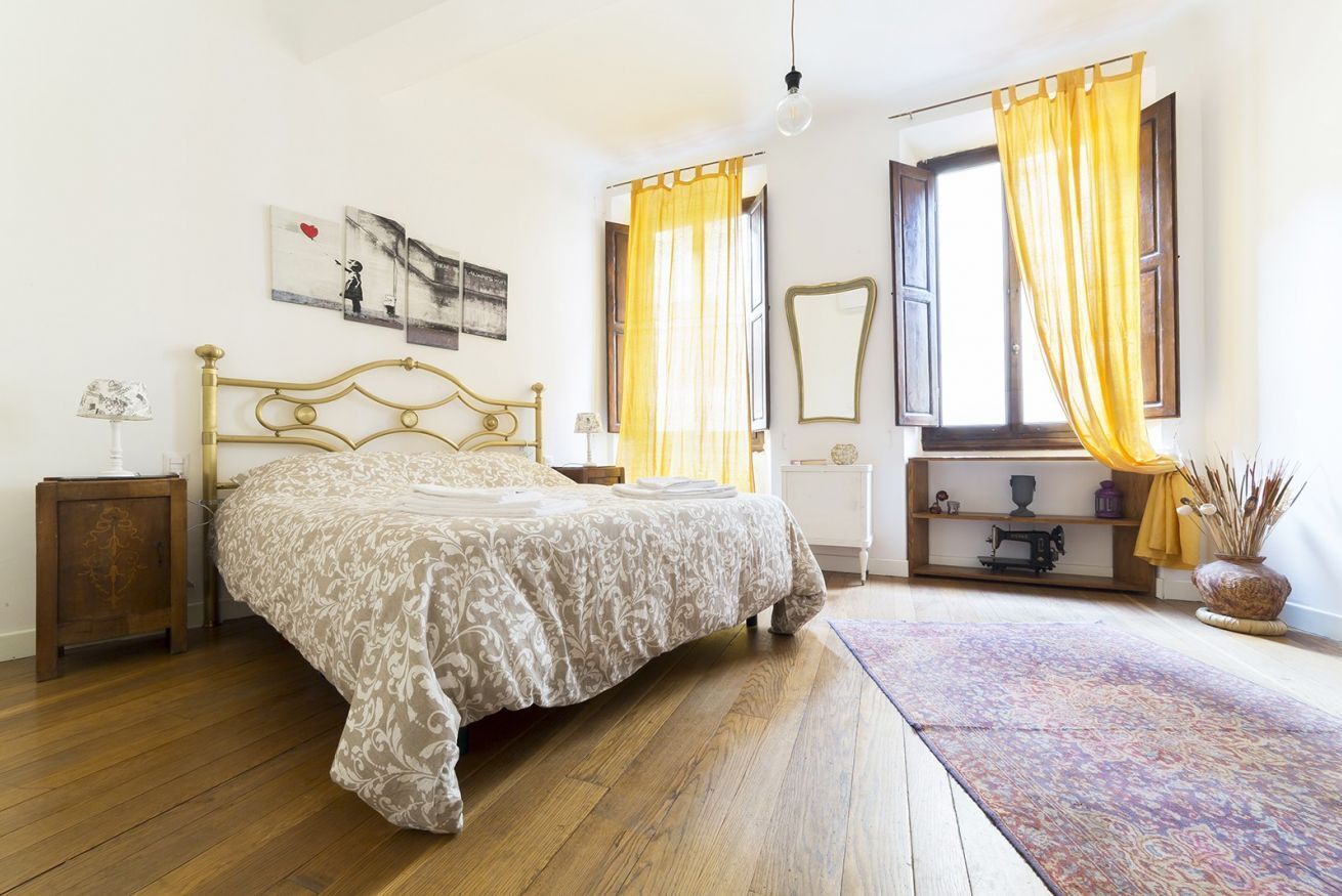 1 dormitorio, tabla de planchar con plancha, wifi y ropa de cama