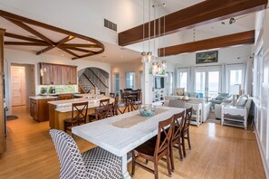 Dining - "Mimosa Mornings"~Gulf Views~Heated Pool/Spa~Elevator~Private Beach~Beach Gear! (Santa Rosa Beach)