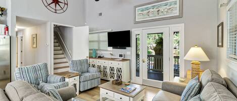 Een smart-tv en een tafeltennistafel