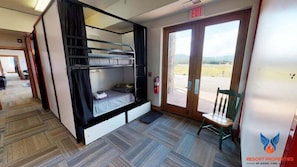 9 bedrooms, WiFi, bed sheets