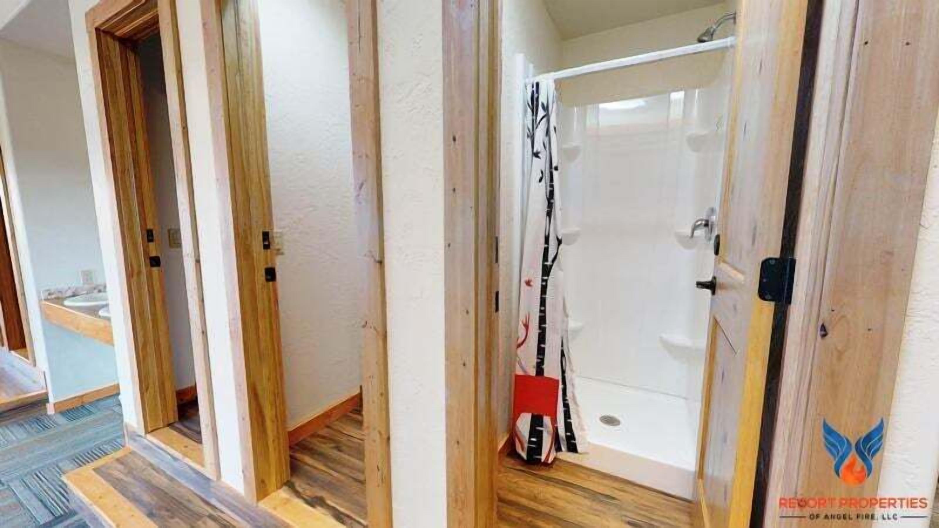 Douche, articles de toilette gratuits, serviettes fournies