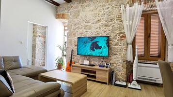 Smart TV, video games, computer monitors