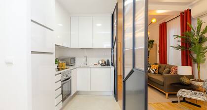 Stylish Stay near the Palace – Comfort & Charm