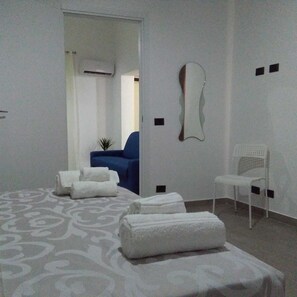 2 Schlafzimmer, Bügeleisen/Bügelbrett, Bettwäsche